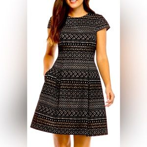 Women's Short Sleeve Fit and Flare Dress Size 4